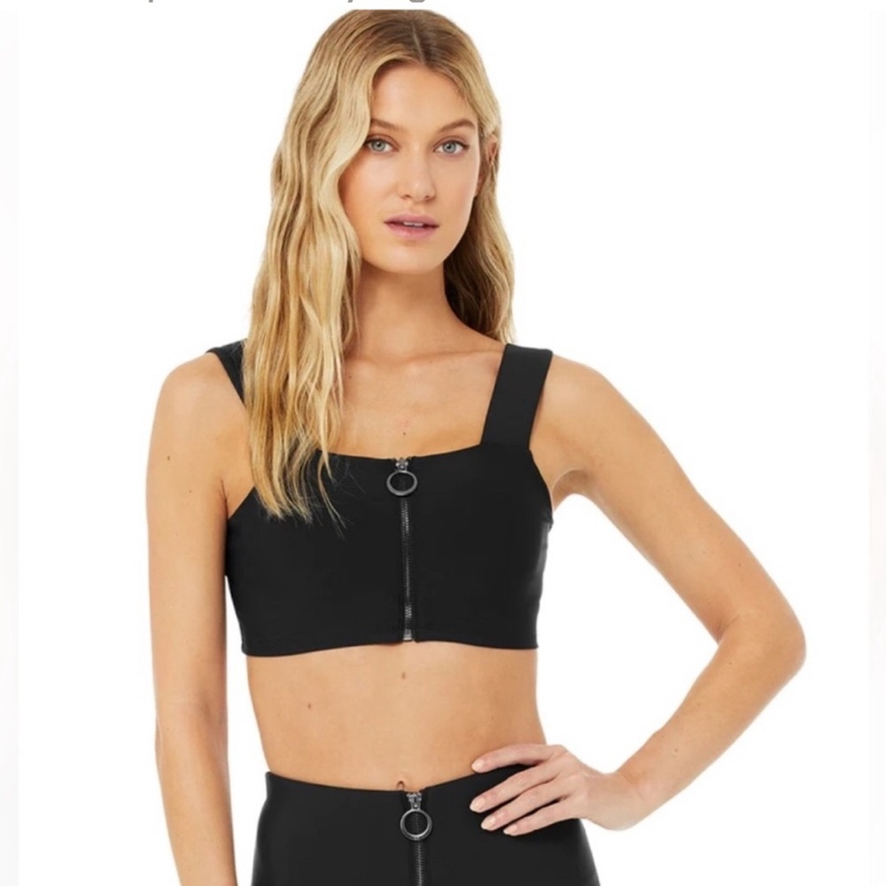 Alo zip up sports bra, size xs